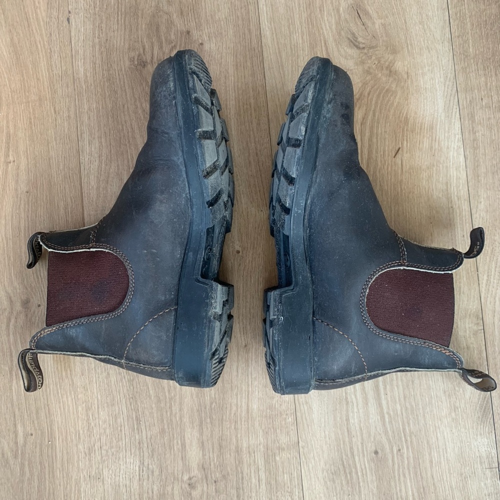 Women’s blundstones